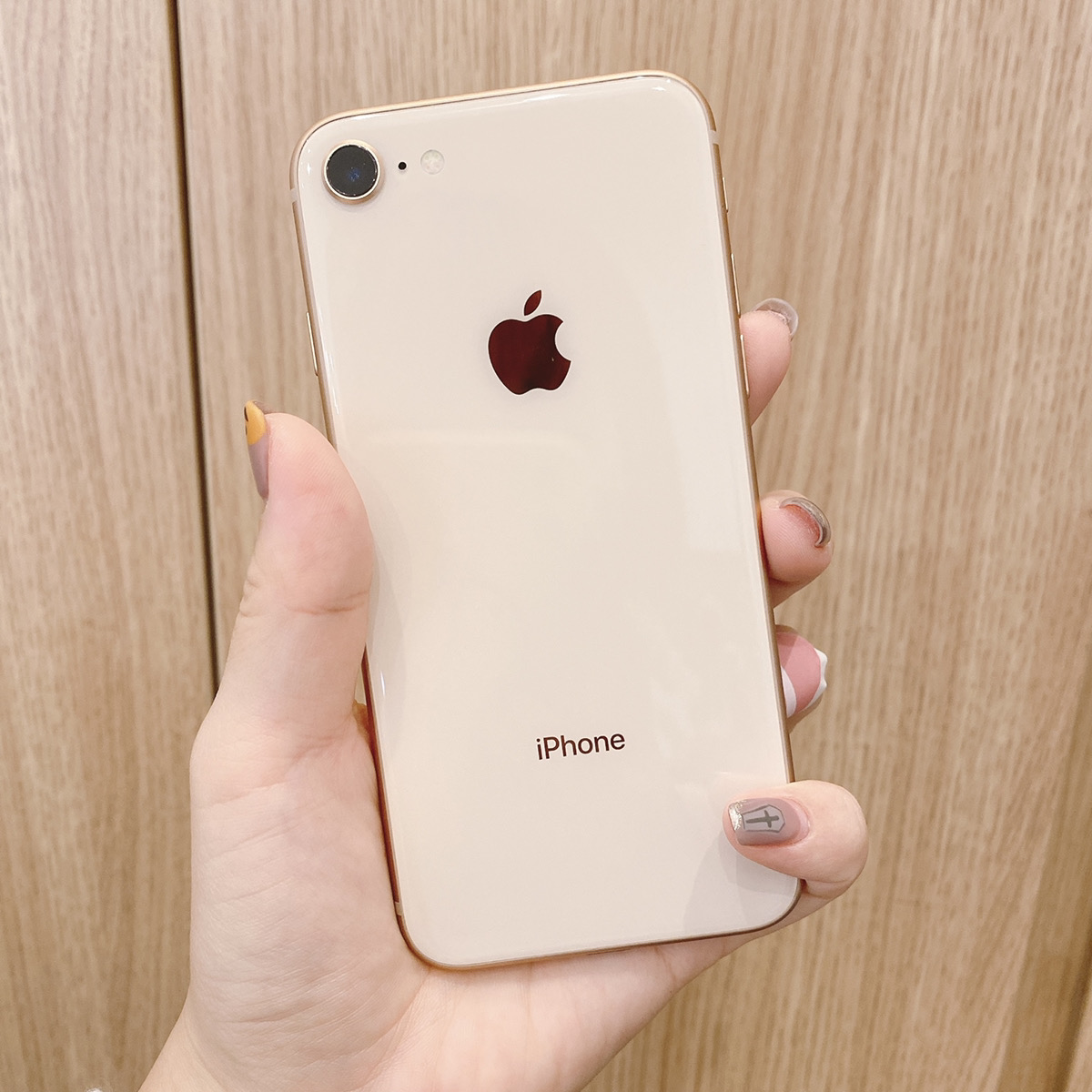 iPhone - iPhone8 64GB ゴールド 美品の+colegiosantamariaeufrasia.cl