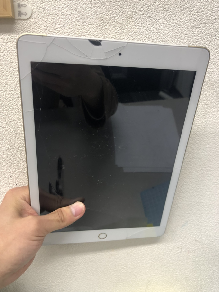 iPad5　ジャンク品（画面割れ・ホームボタン使用不可）