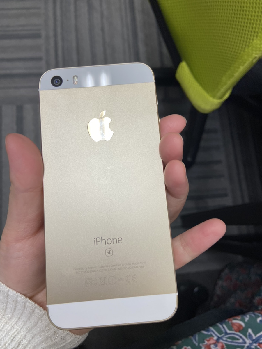 iPhoneSE第一世代　64GB　ゴールド