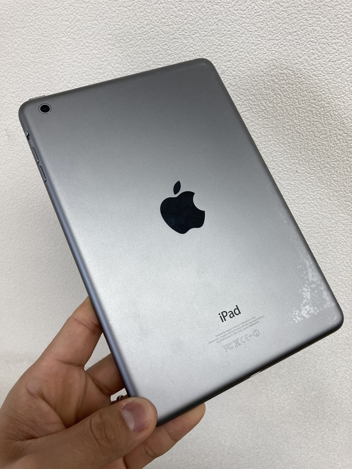 iPad mini2 128GB Wi-Fi+Cellular中古本体のみ
