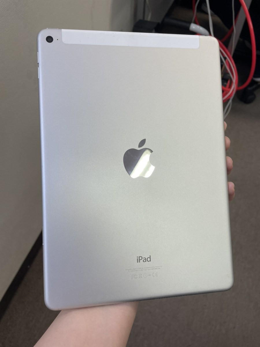 iPadAir2 　 　　　　　　　　Wi-Fi+cellularモデル