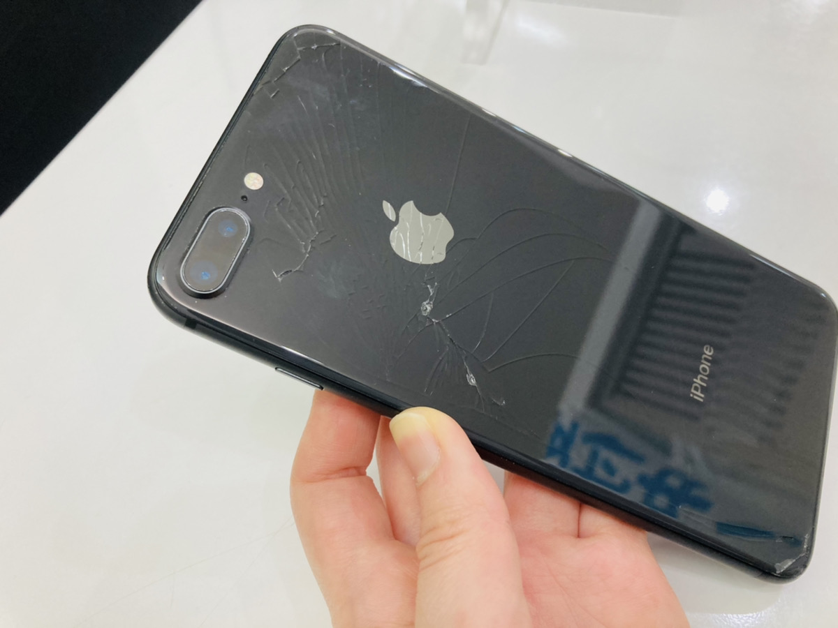 iPhone8Plus 256GB au○ 中古背面・画面割れ