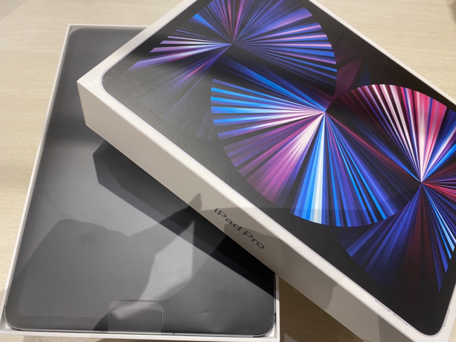iPad pro 11インチ(第三世代) softbank△ 256GB スペースグレイ・シルバー 開封済新品
