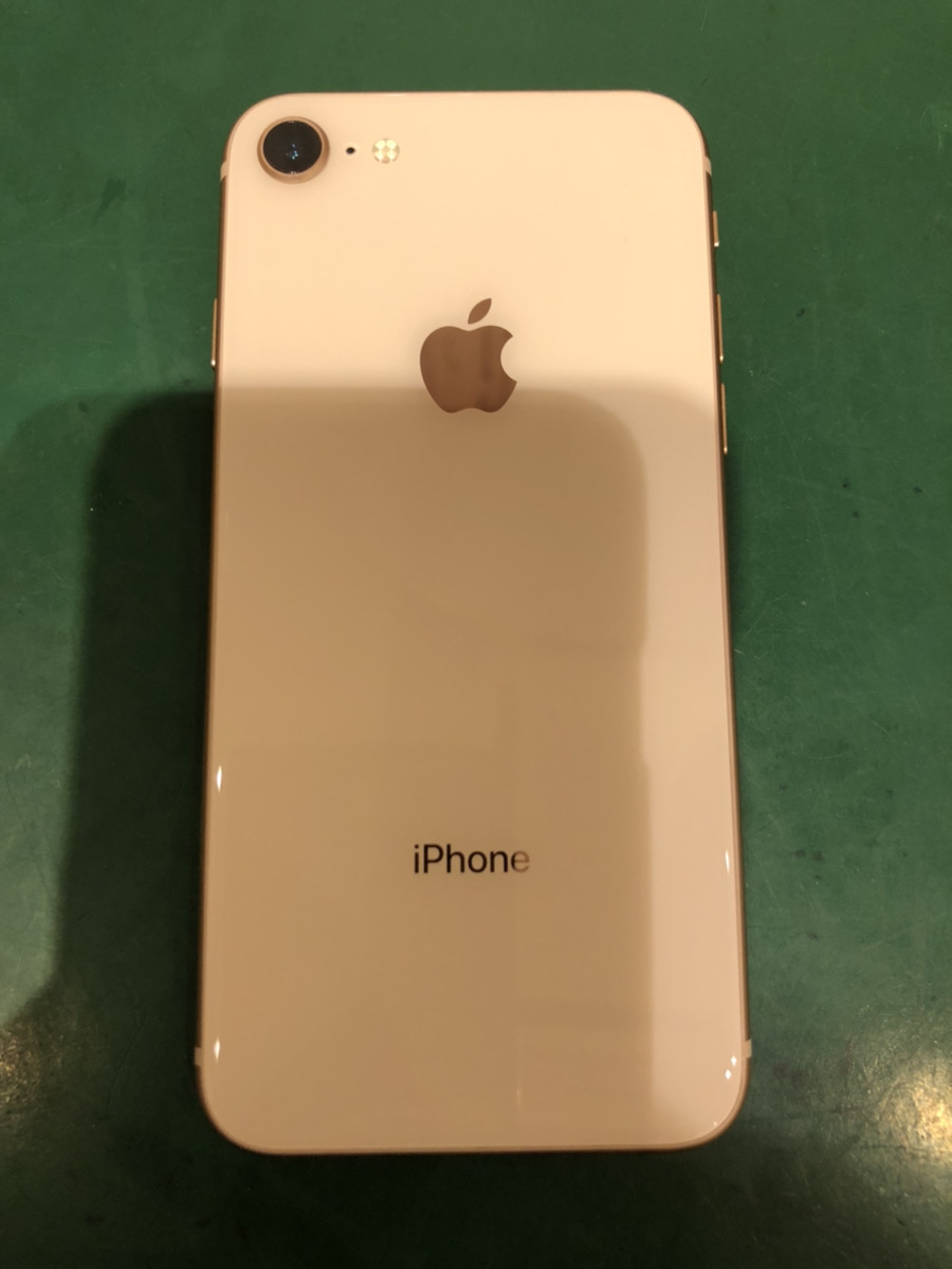 iphone8 ゴールド