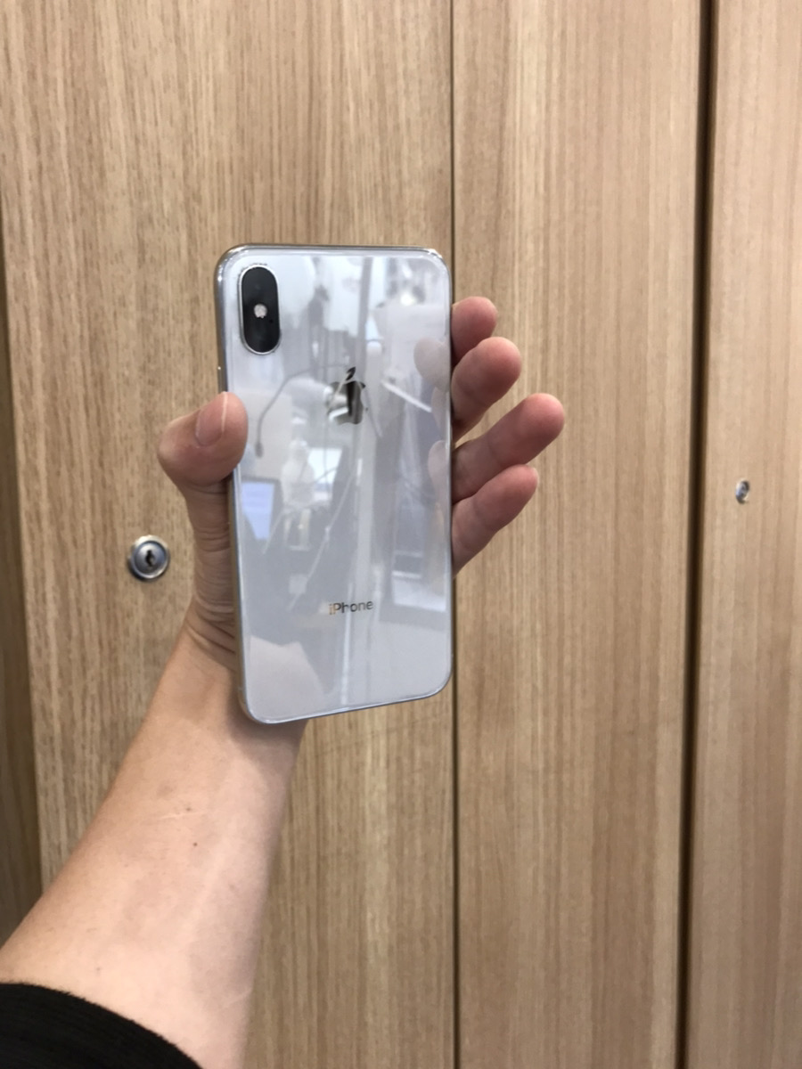 iPhoneX 64GB ホワイト au 〇	中古