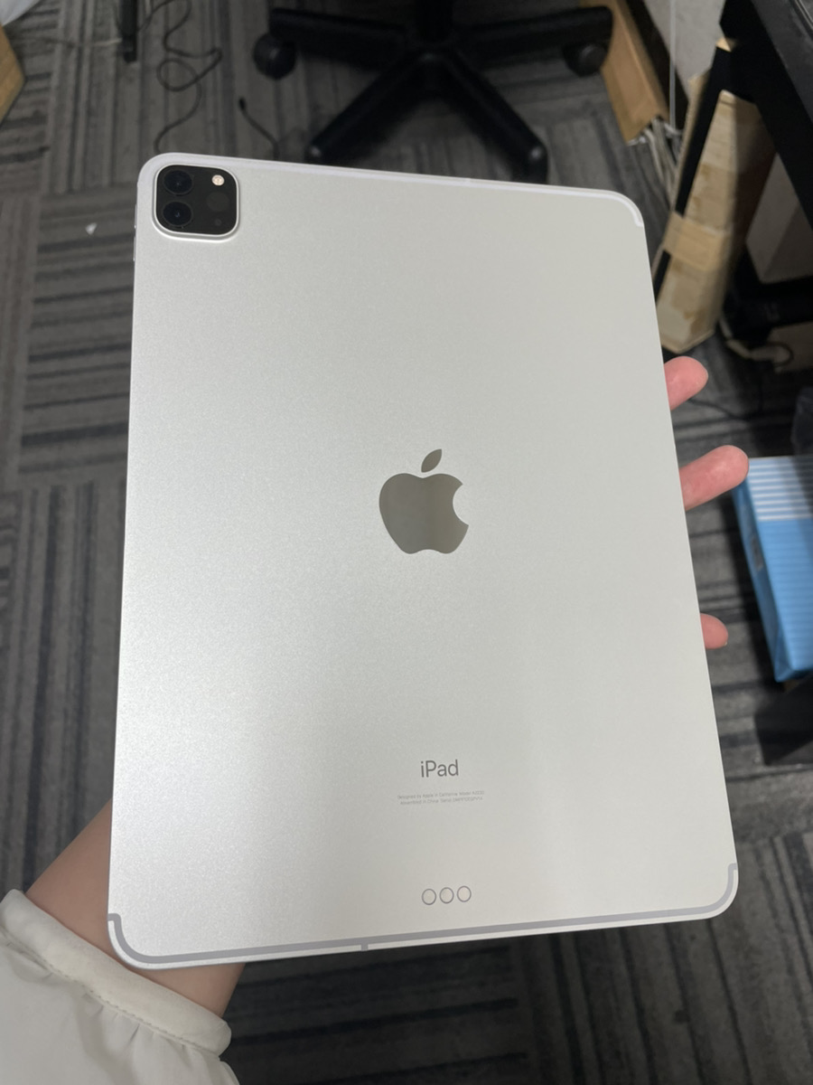 iPadPro11インチ第2世代 128GB SB △ 中古