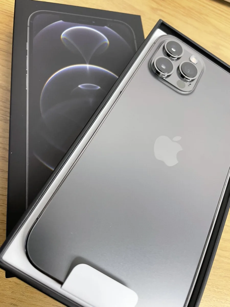 iPhone 12 Pro Max 256GB SIMロック解除済み 新品未使用品 - スマホ 軍派遣 iPhone 12 Pro 新品未使用品 スマートフォン本体