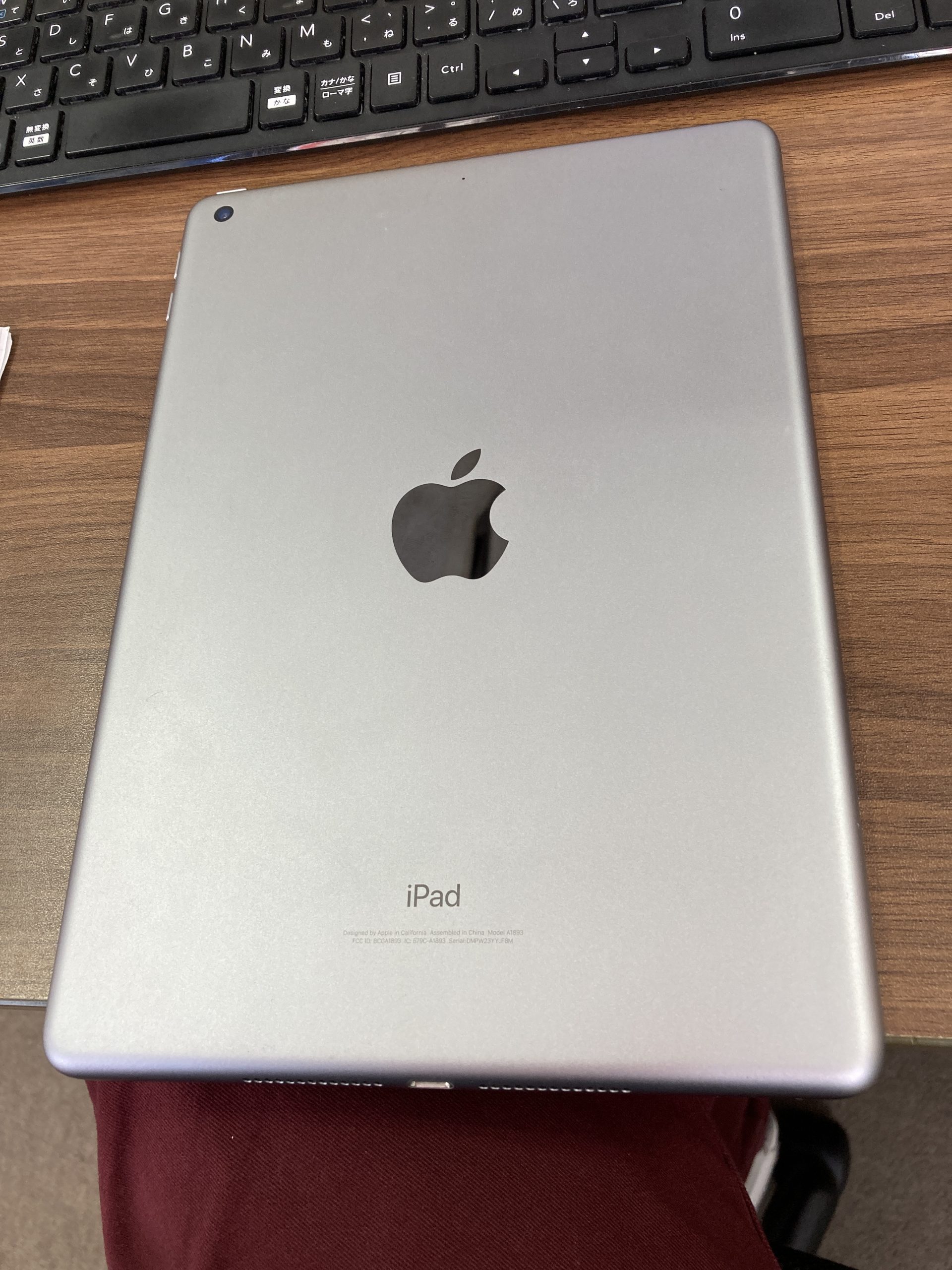 iPad第6世代　32GB　Wi-Fiモデル　スペースグレイ　中古美品