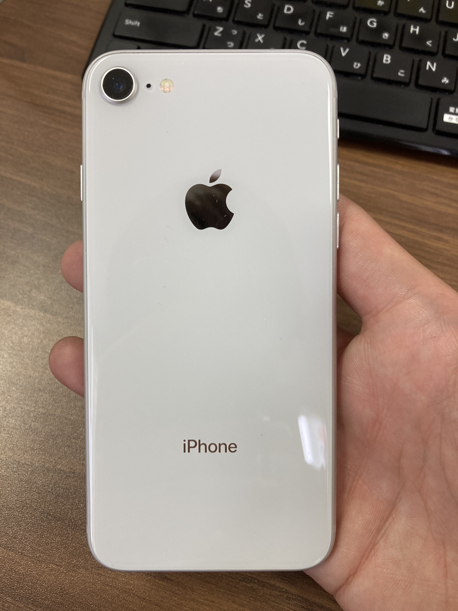 iPhone8　64GB　中古美品　docomo◯判定　ホワイト