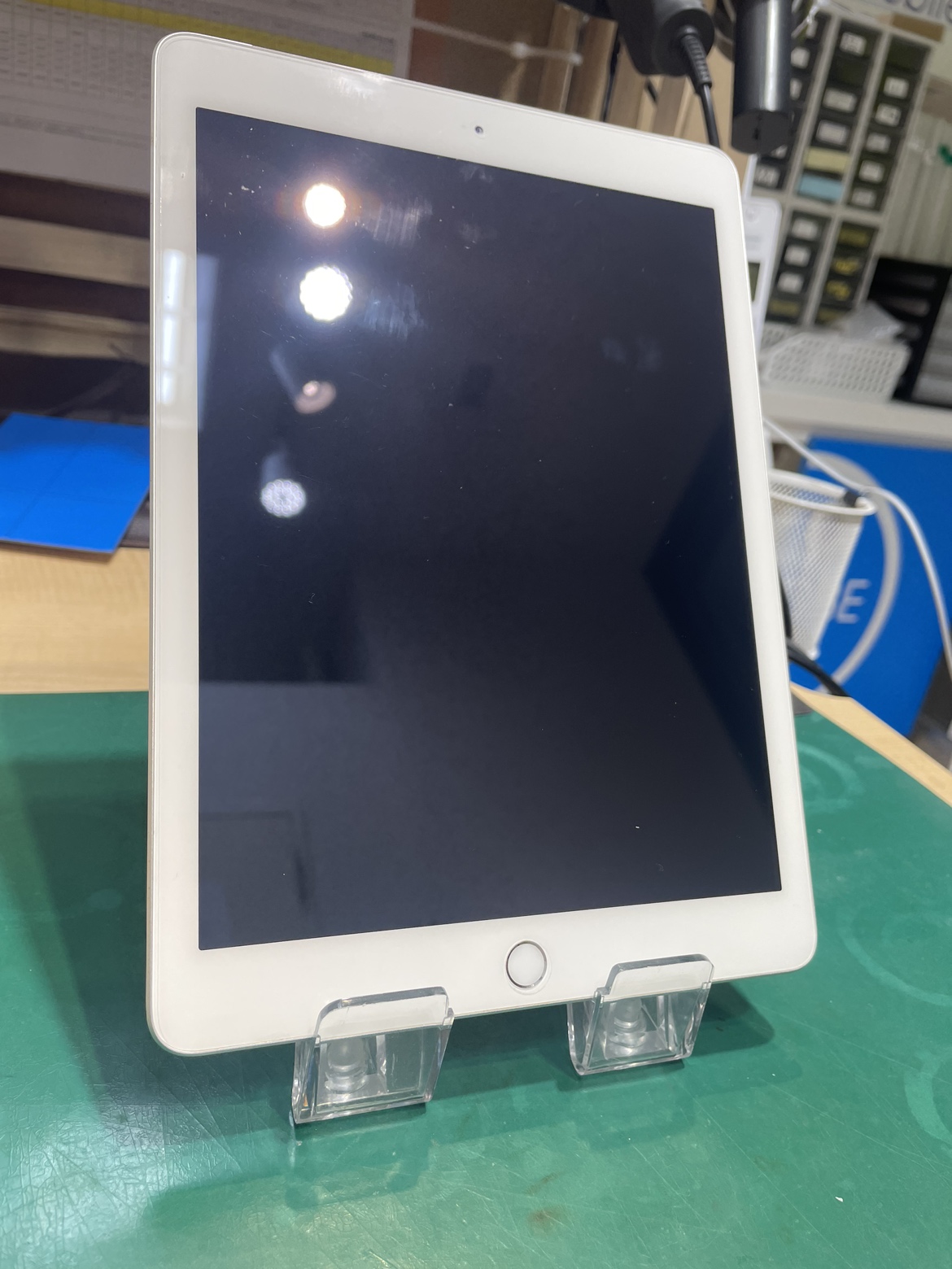 iPad5 (2017年春モデル Wi-Fi＋Cellular)