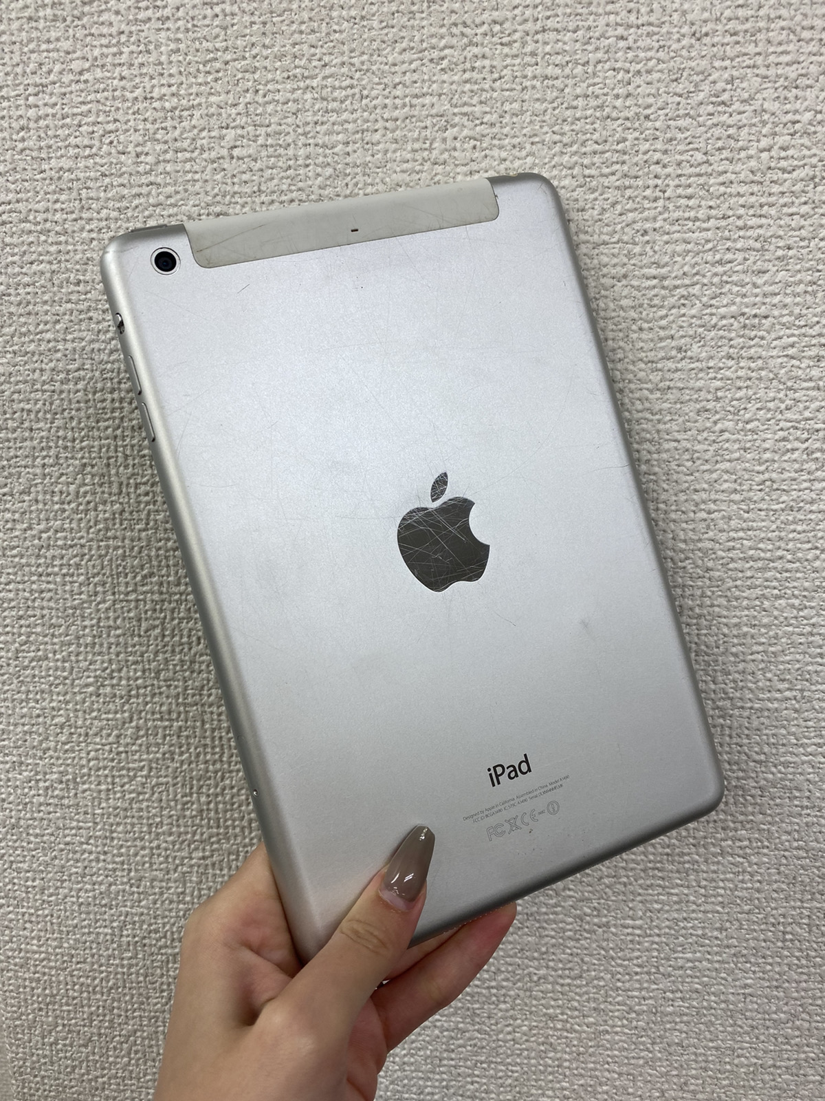 iPad mini3 128GB シルバー WiFi+Cellular au○  中古