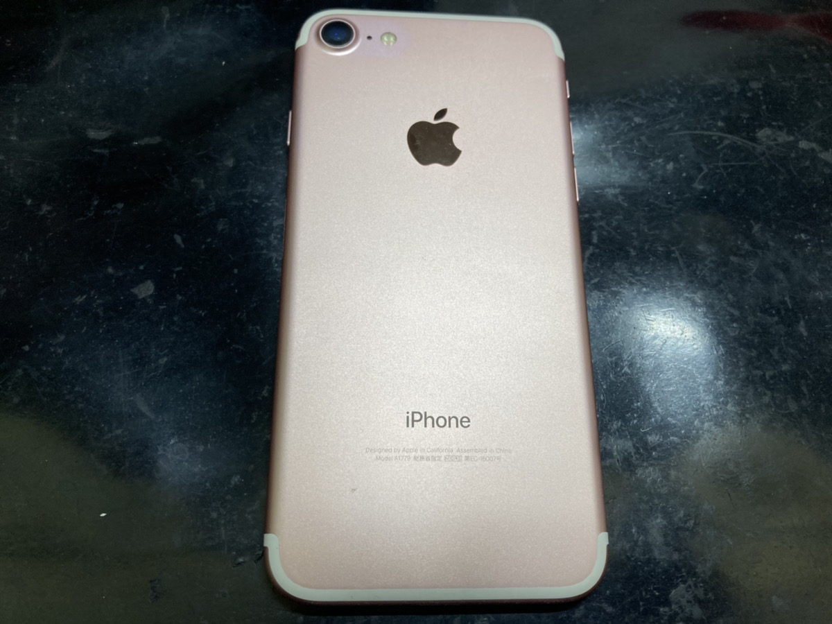 iPhone7 32GB ローズ simフリー 中古本体のみ