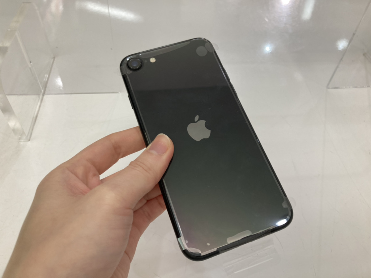iPhoneSE2 64GB ブラック docomo○ 新品本体のみ