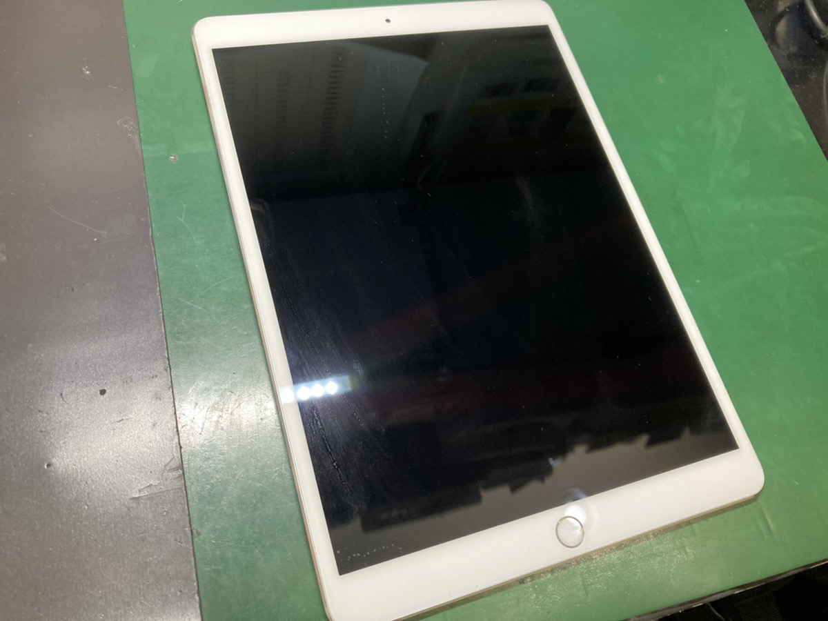 iPadPro10.5 第1世代 シルバー 256GB Wi-Fi + Cellular 中古本体のみ