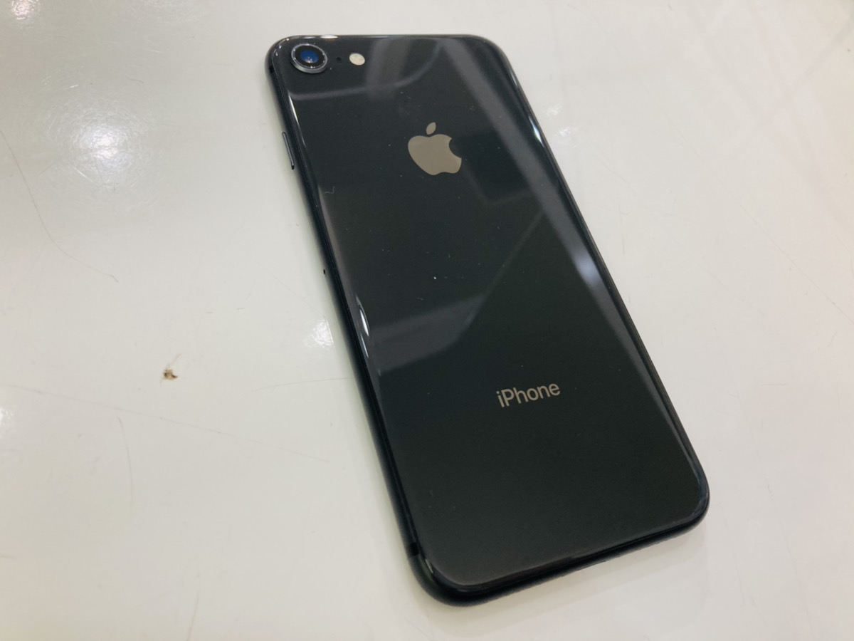 iPhone8 64GB ブラック au◯ 中古本体のみ