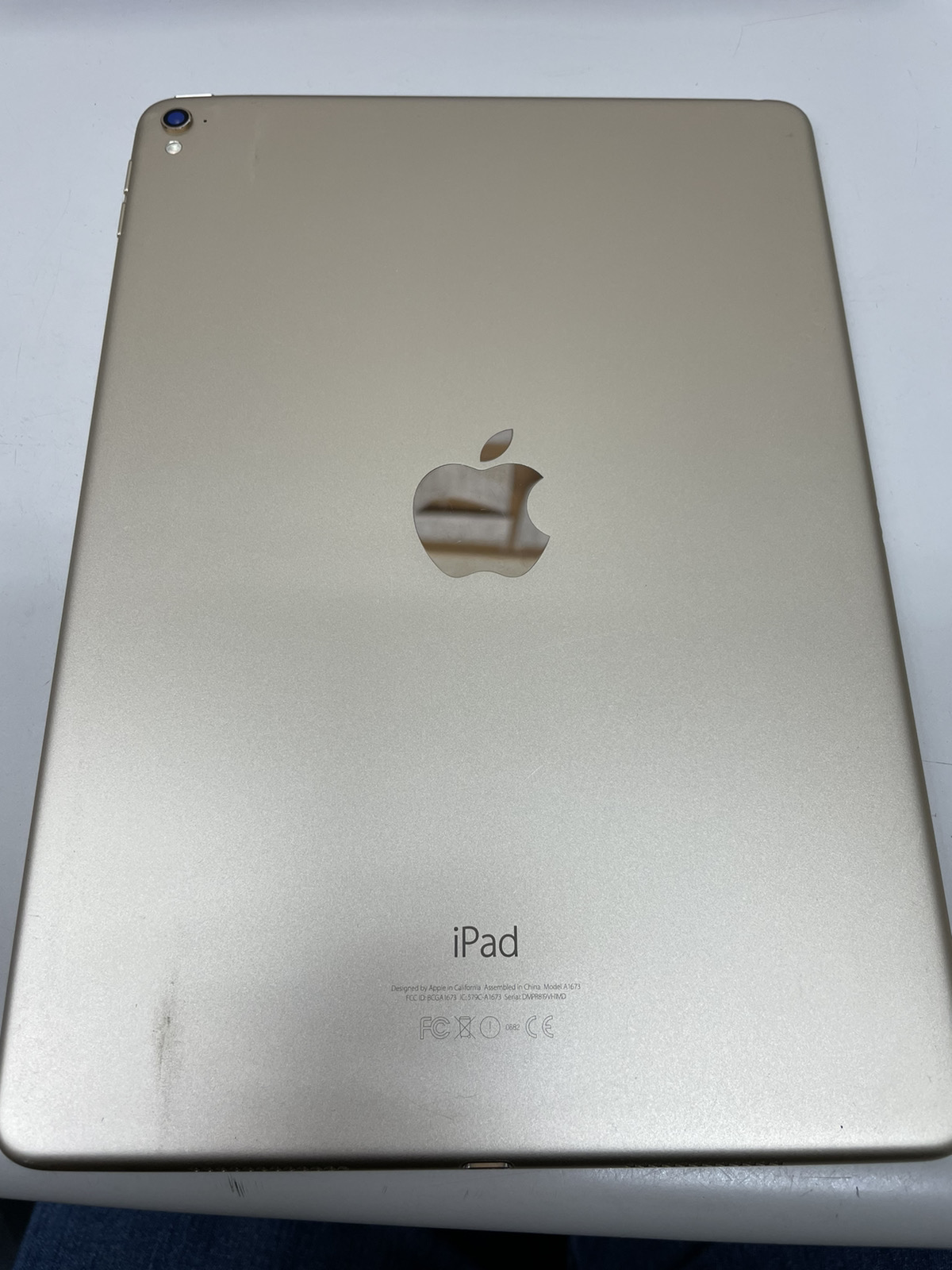 iPad Pro 9.7 128GB ゴールド Wi-Fiモデル 中古