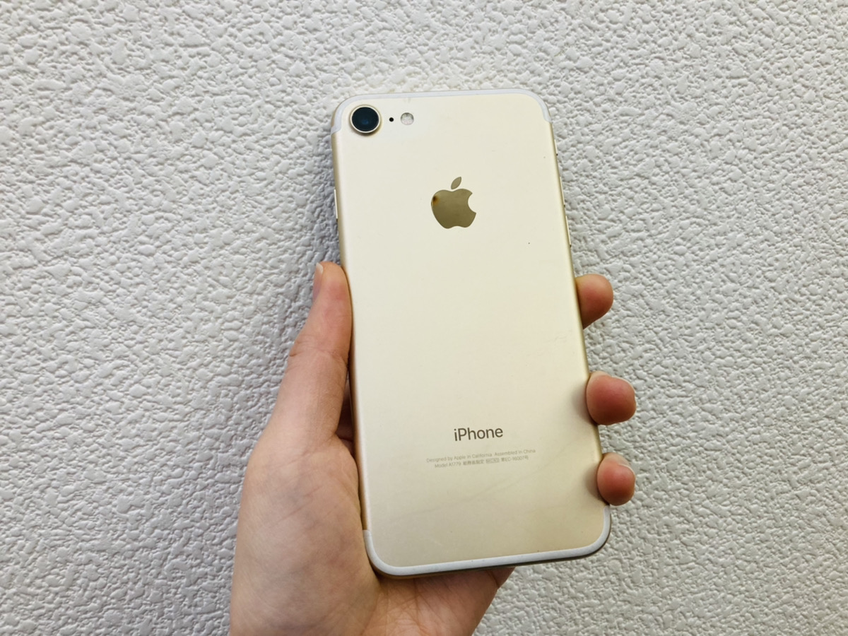 iPhone7 32GB ゴールド au◯ 中古本体のみ