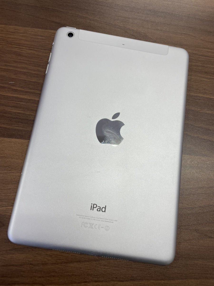 iPadmini2	64GB	シルバー	SIMフリー	中古　本体のみ