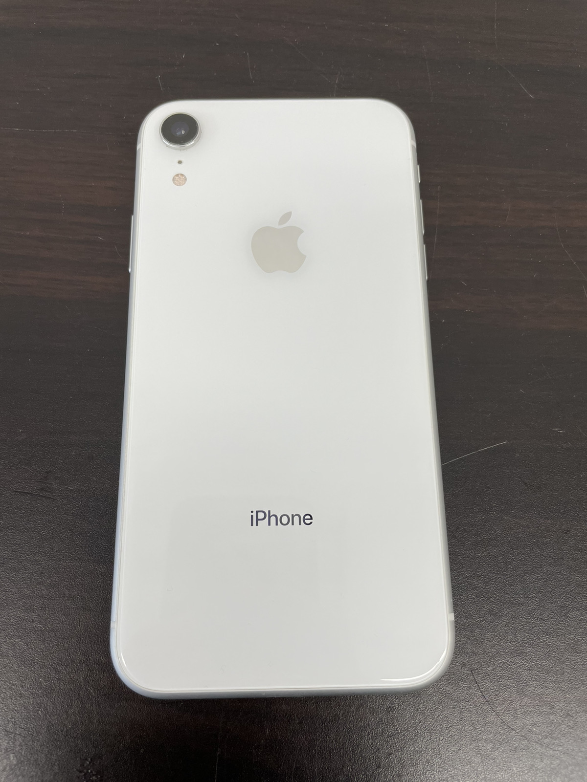 iPhone XR 128GB ホワイト au◯ 中古