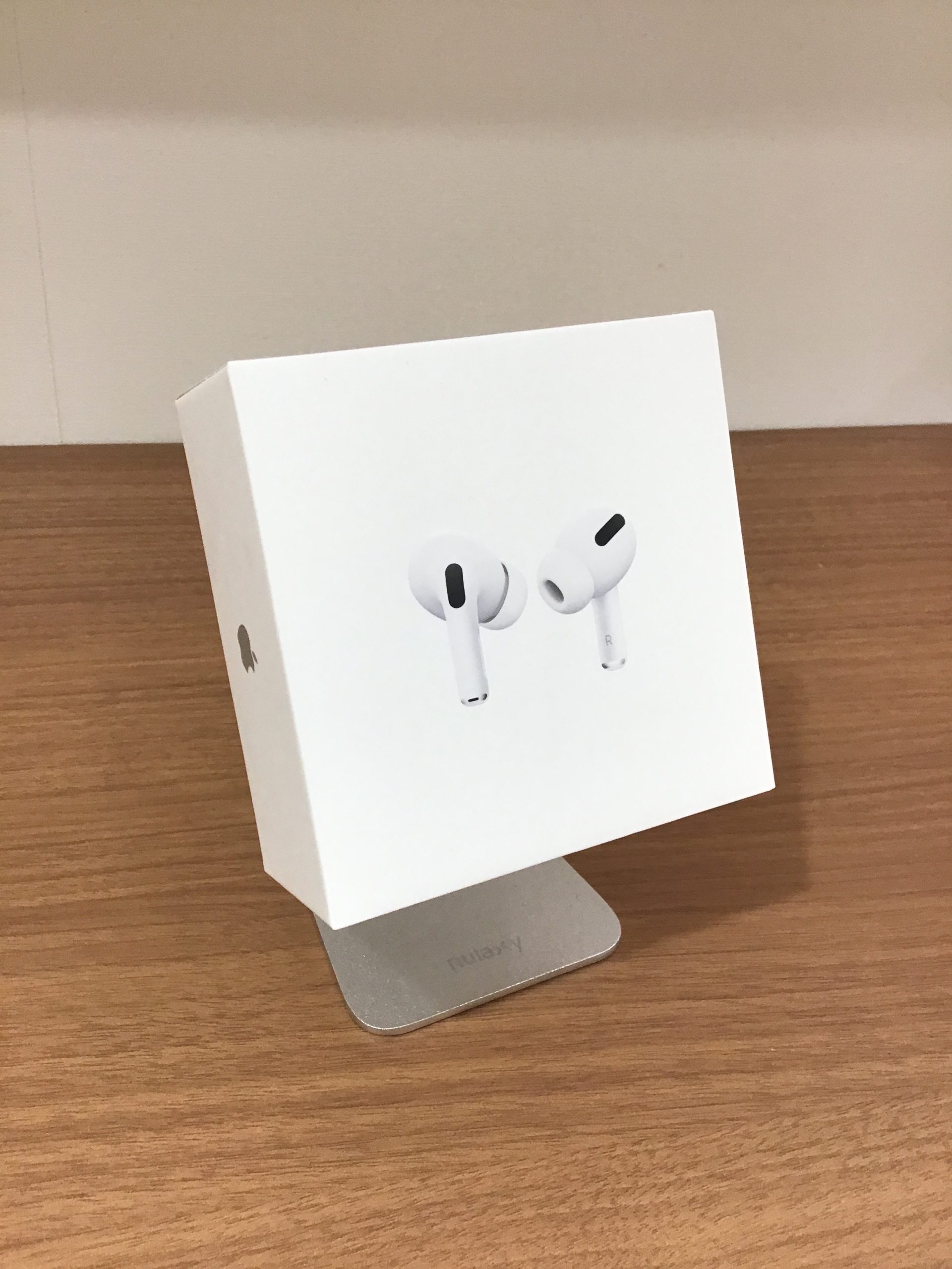 Apple AirPodsPro with MagSafe Charging Case/PLWK3J/A