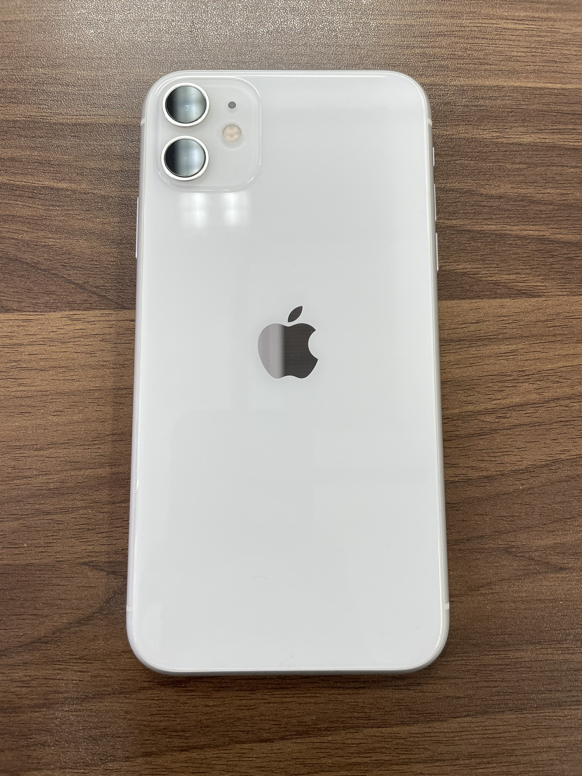 iPhone 11 128GB ホワイト au◯ 中古