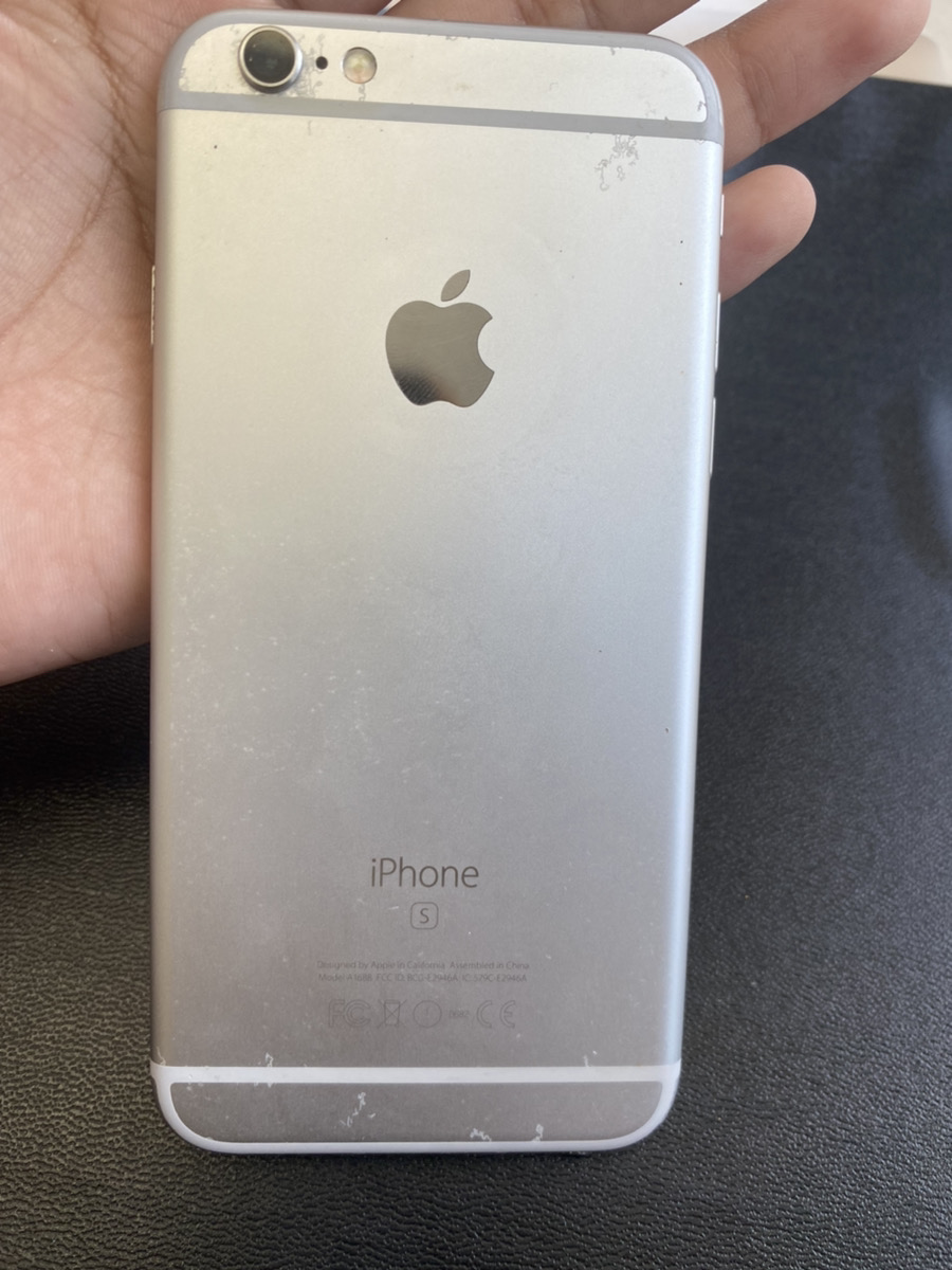 iPhone6s 16GB  白  au○  SIM解除品  中古本体　本体汚れ、光漏れあり