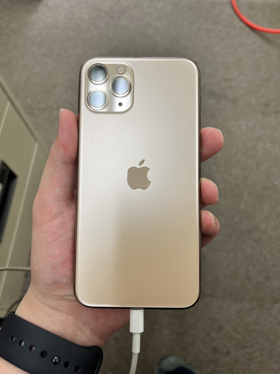 iPhone11 Pro  64GB ゴールド SB△ 中古本体  SIM解除済　画面割れ、小傷あり、フレームに小傷