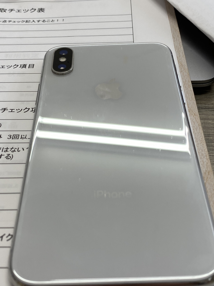 iPhoneX 256GB  シルバー  SB△  SIM解除品  中古本体　全体に傷あり、ネジなし、画面欠けあり