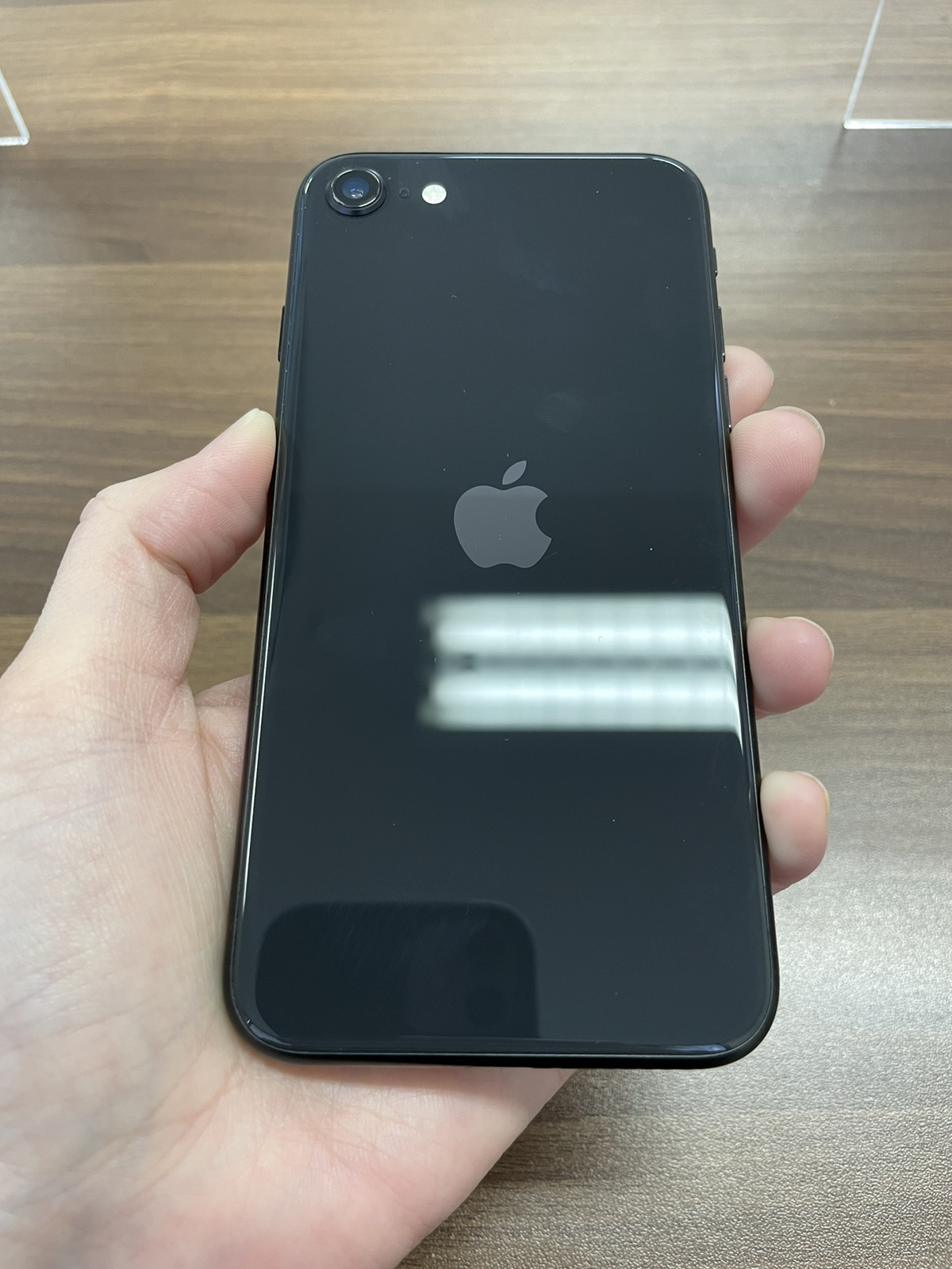 iPhoneSE2 64GB ブラック SB○ SIM解除品 中古本体・箱あり