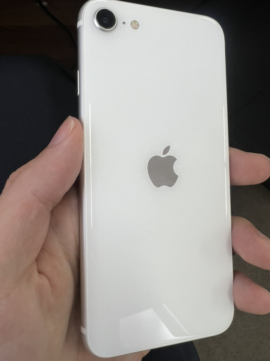 iPhoneSE2  64GB  ホワイト  au○  SIM解除品 中古本体のみ