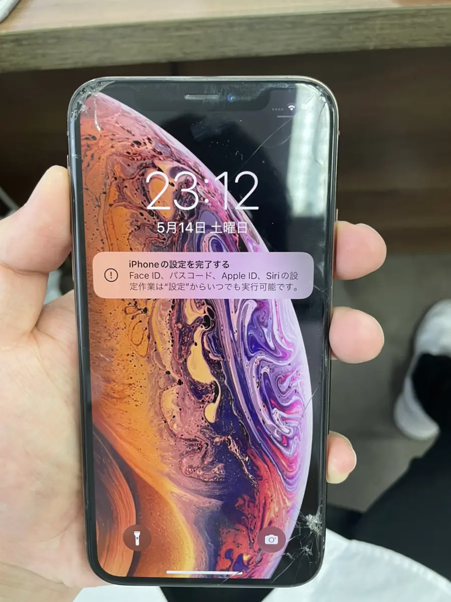 にてご Au Iphone Xs Max 64gb 画面割れ ジャンクの通販 By Kalashnikov S Shop ラクマ はございま