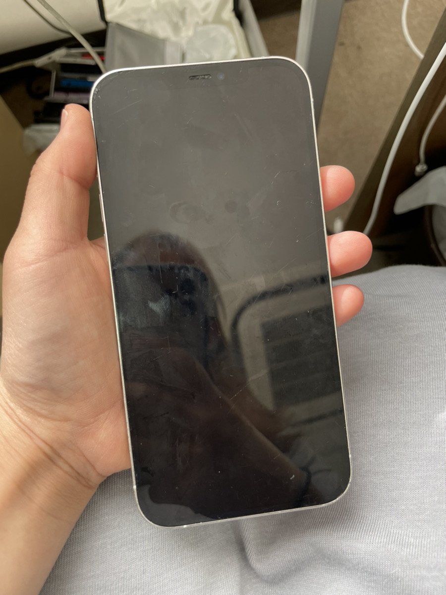 iPhone12 Pro Max  256GB ホワイト SB× SIM解除品  中古本体　画面と背面割れ