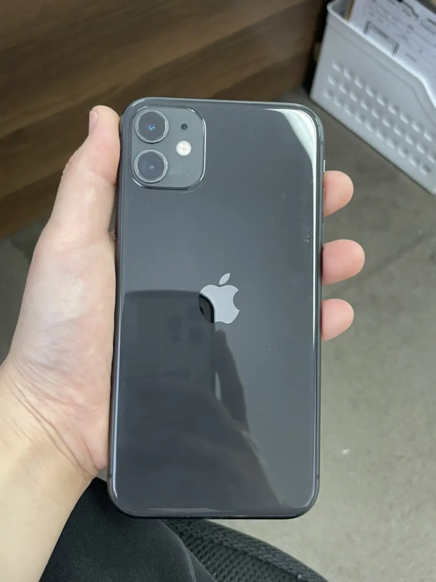 iPhone 11 ブラック 64 GB au動作品 - library.iainponorogo.ac.id