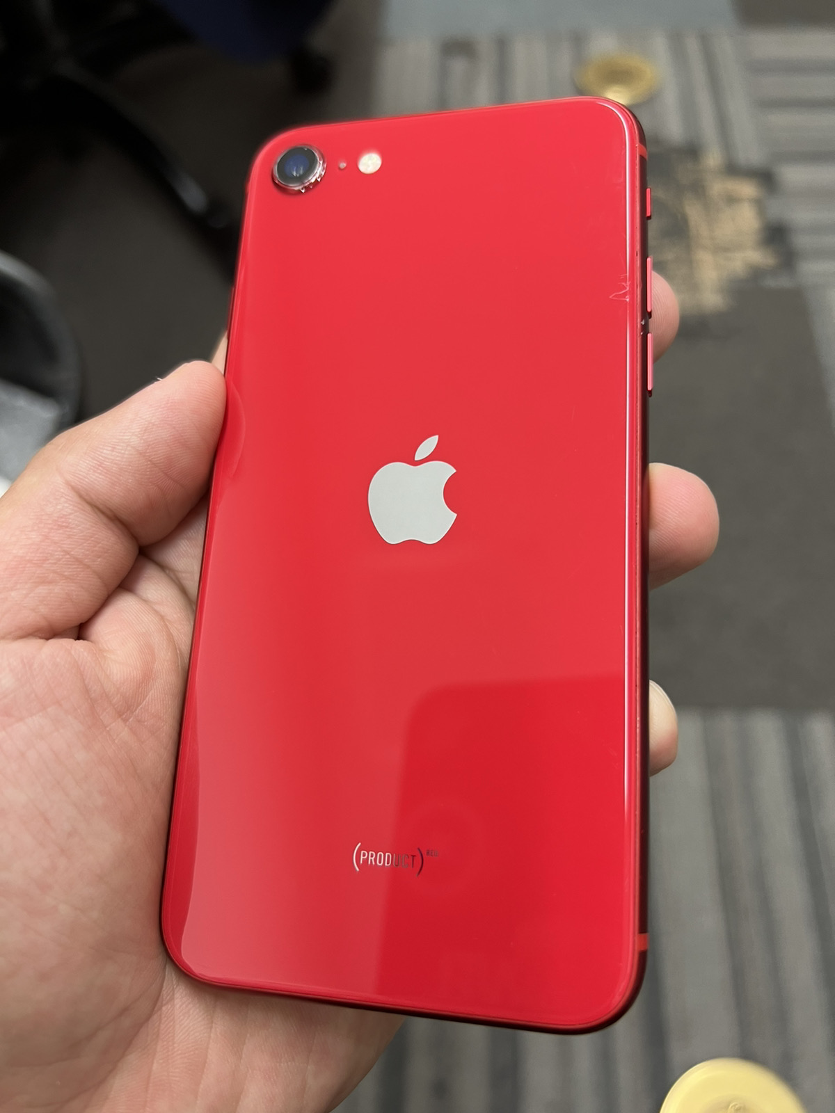 iPhoneSE2 128GB Apple SIMフリー 中古本体のみ  画面に小傷多数