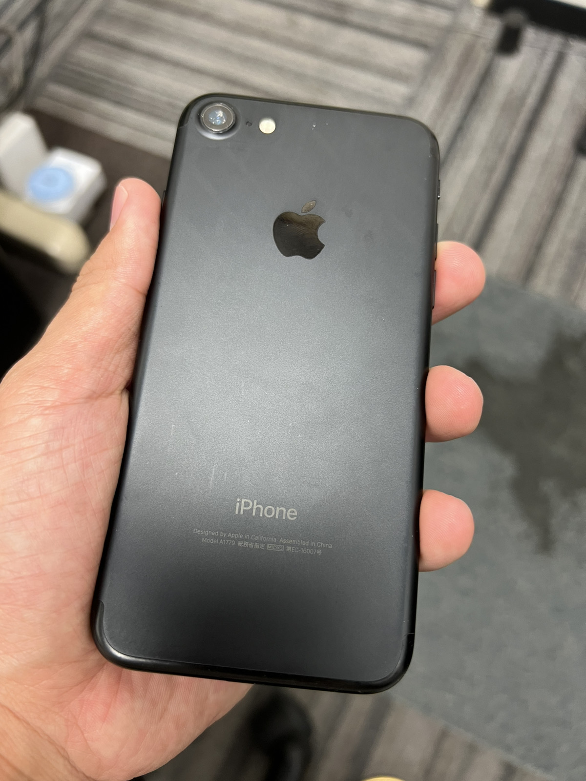 iPhone7 32GB ブラック SB○ SIM解除品 中古本体のみ