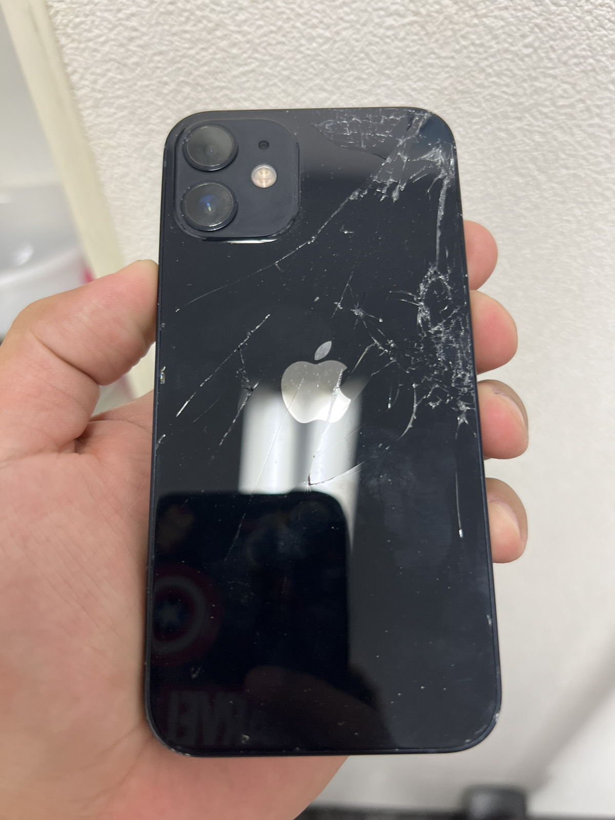 iPhone12 mini 128GB ブラック SB△ SIM解除品 中古本体・箱付属品未使用　背面割れ、画面に小傷