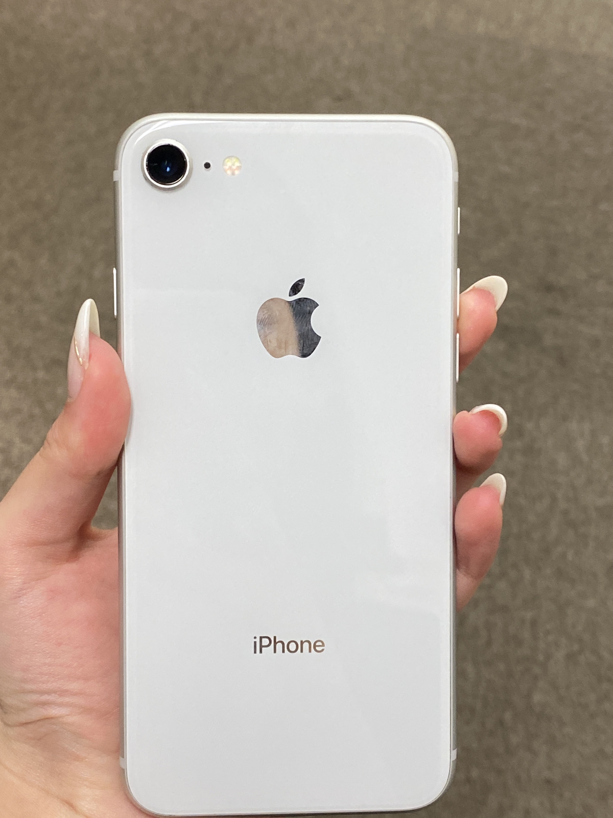 iPhone8  64GB シルバー SB○ 中古本体 SIM解除品 画面割れ、アウトカメラ斑点