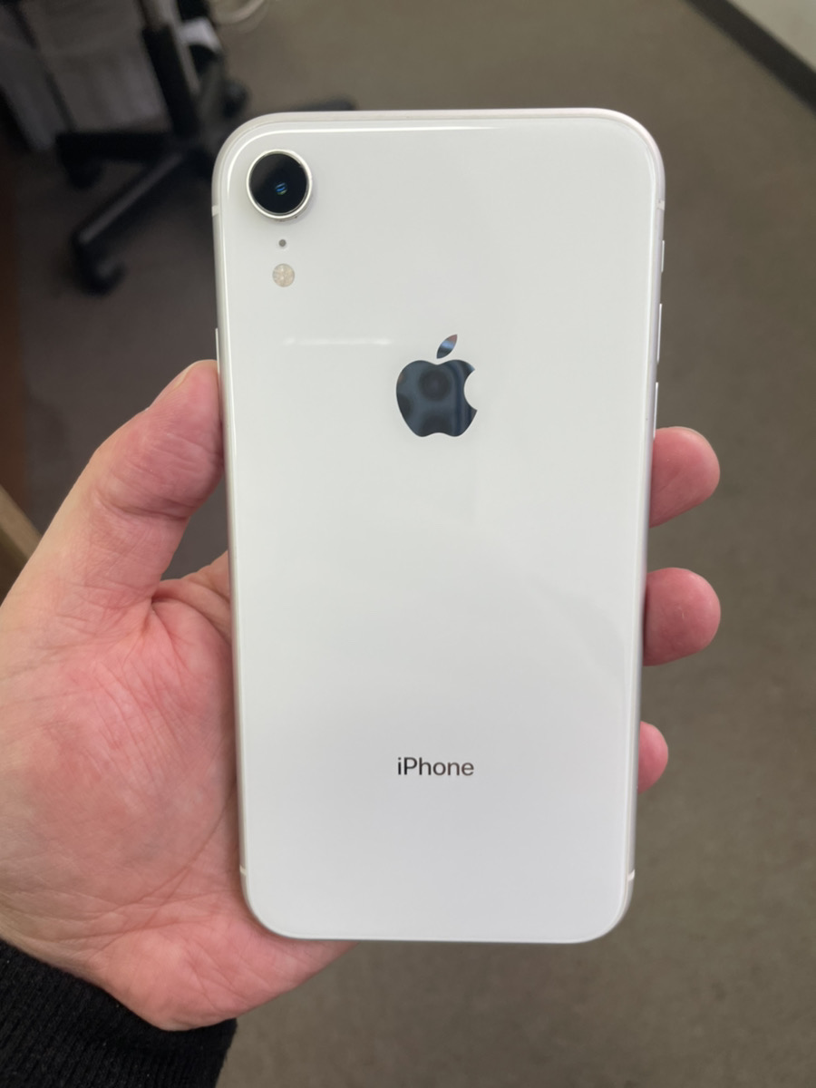 iPhoneXR 64GB ホワイト Apple SIMフリー 中古本体のみ  付属品あり
