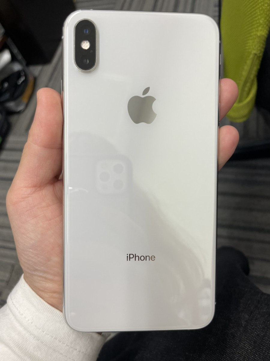 iPhoneXS Max  256GB  ホワイト  ドコモ○  SIM解除品  中古本体・箱あり