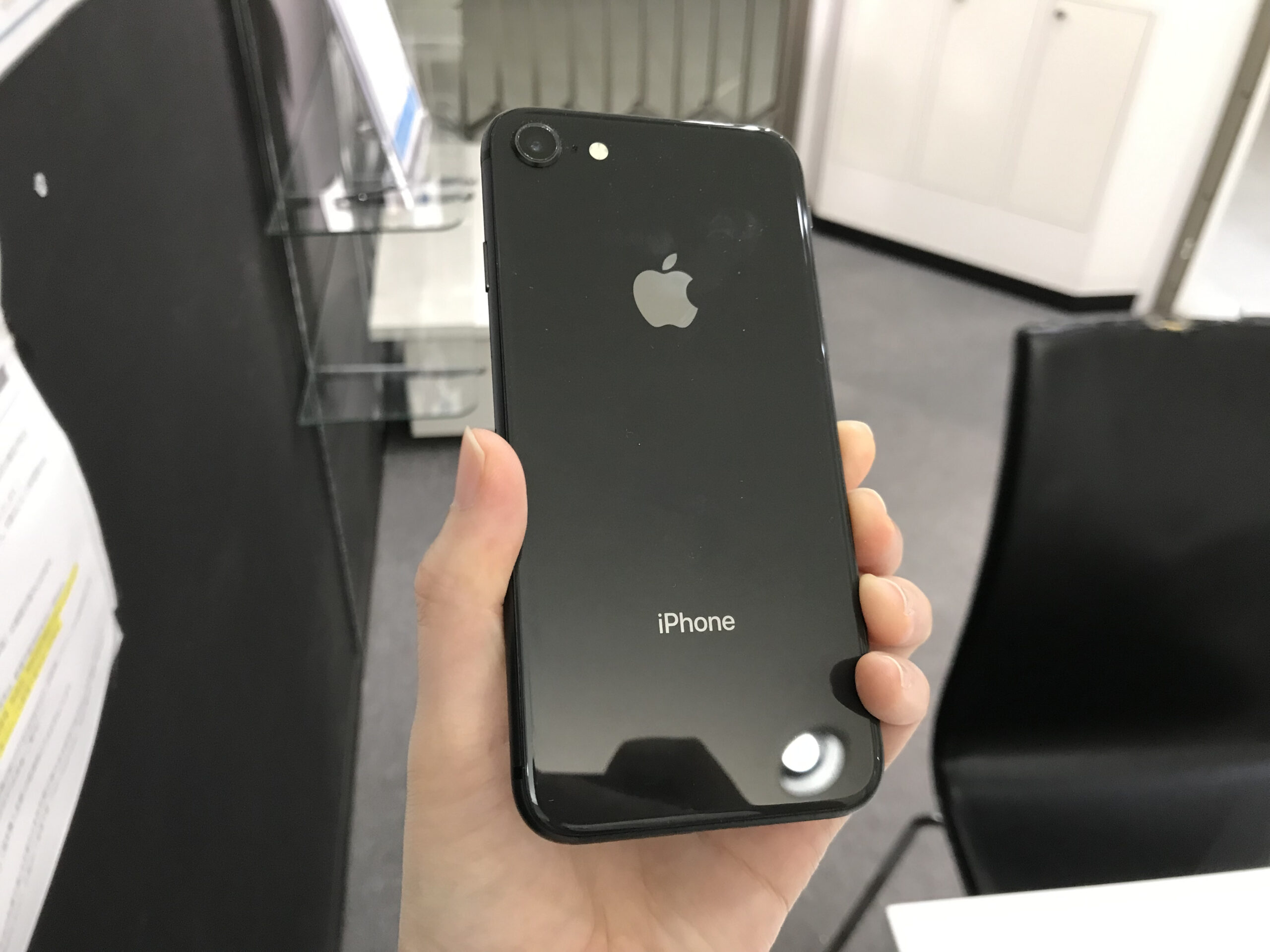 iPhone8 64GB ブラック au◯ 中古本体のみ