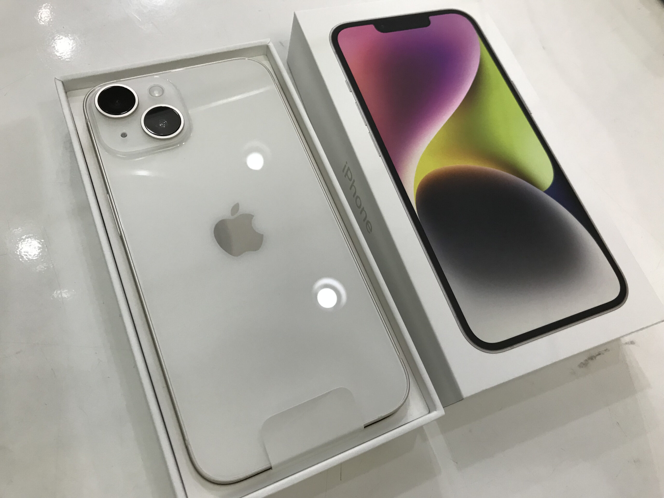 iPhone 14 スターライト 128GB 美品-