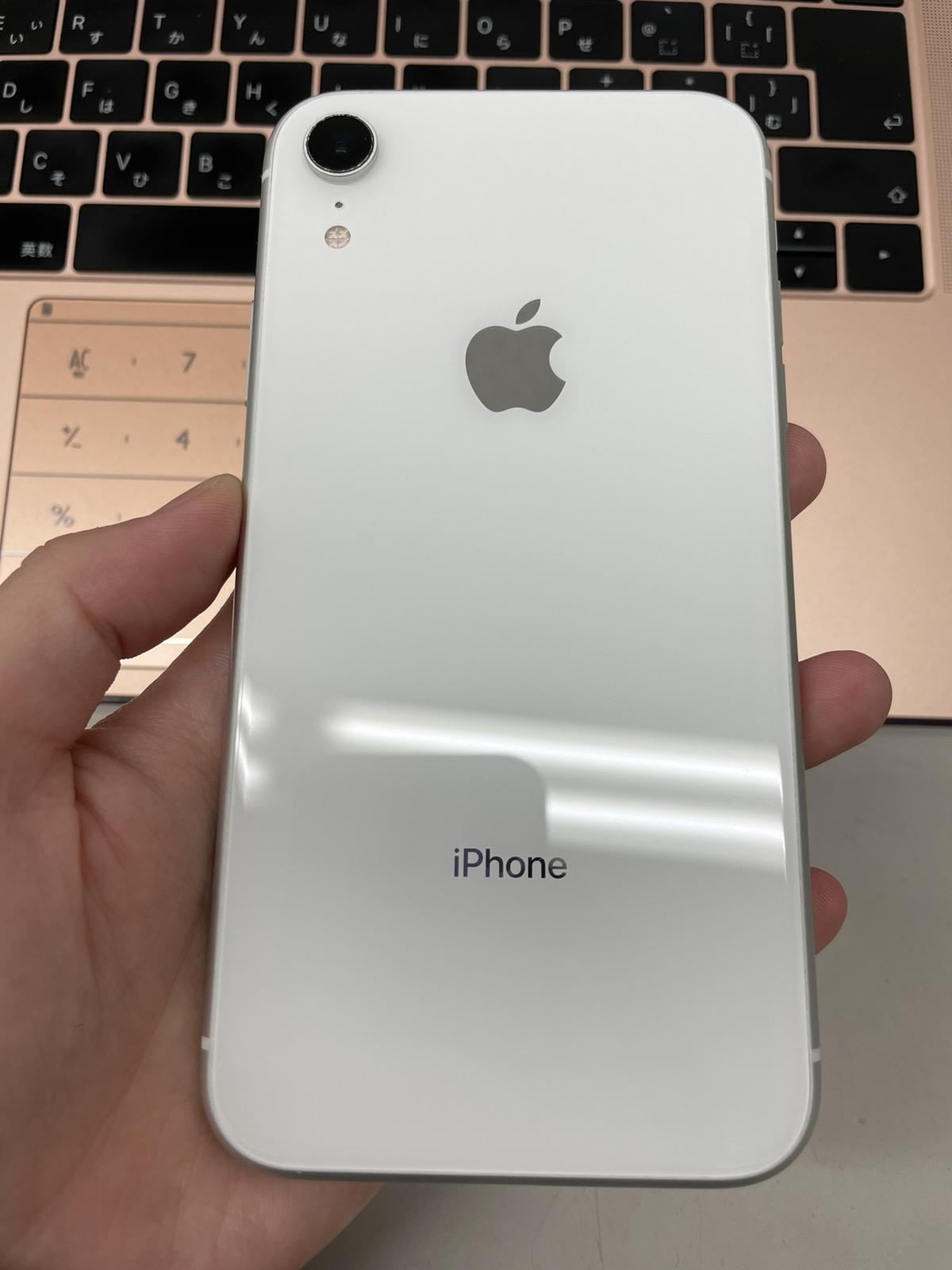 iPhoneXR  64GB  ホワイト  SB○  中古本体・箱あり　起動不可、画面割れ