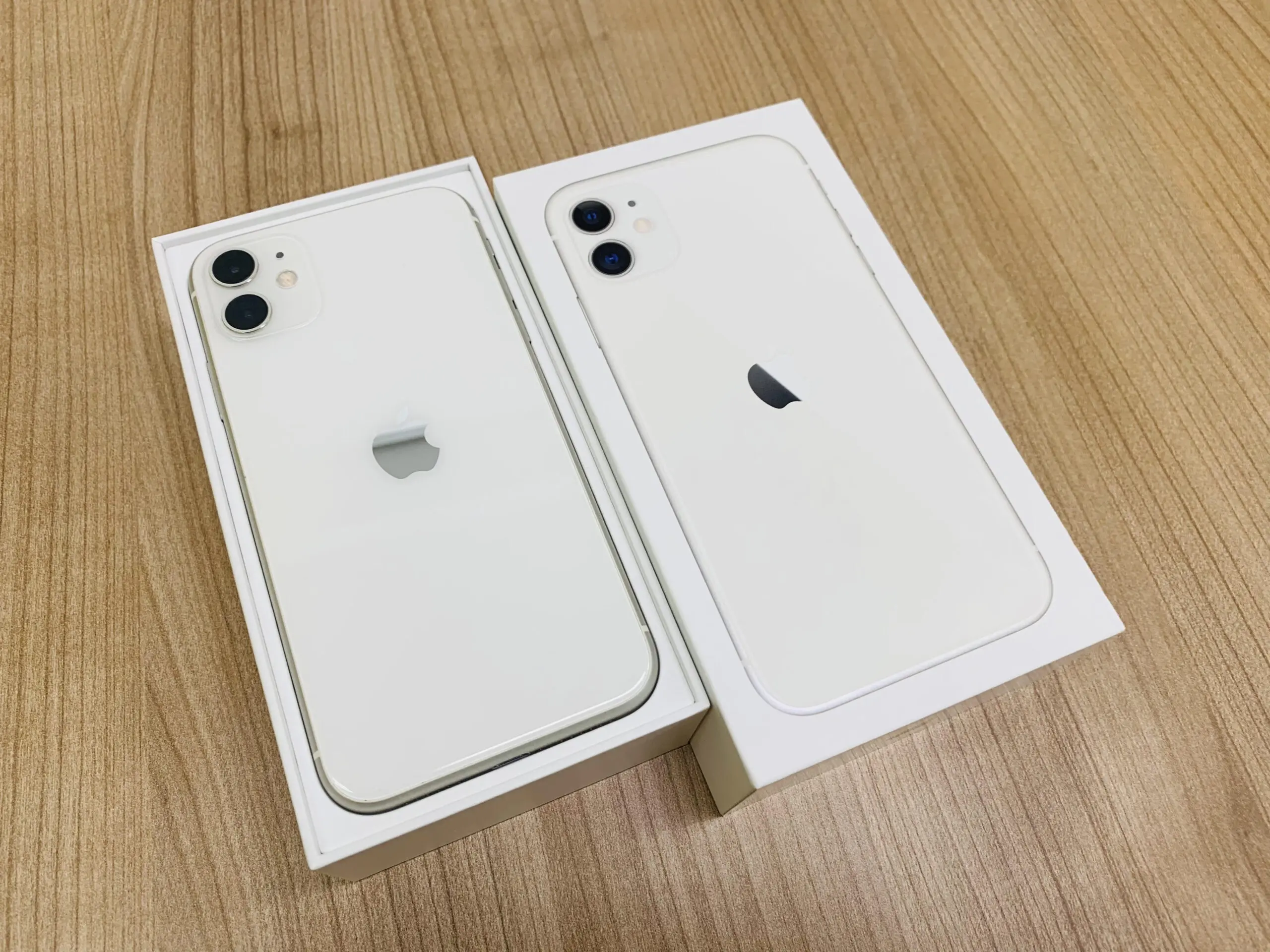 iPhone 11 ホワイト 128 GB Softbank 傷なし美品 スマートフォン/携帯