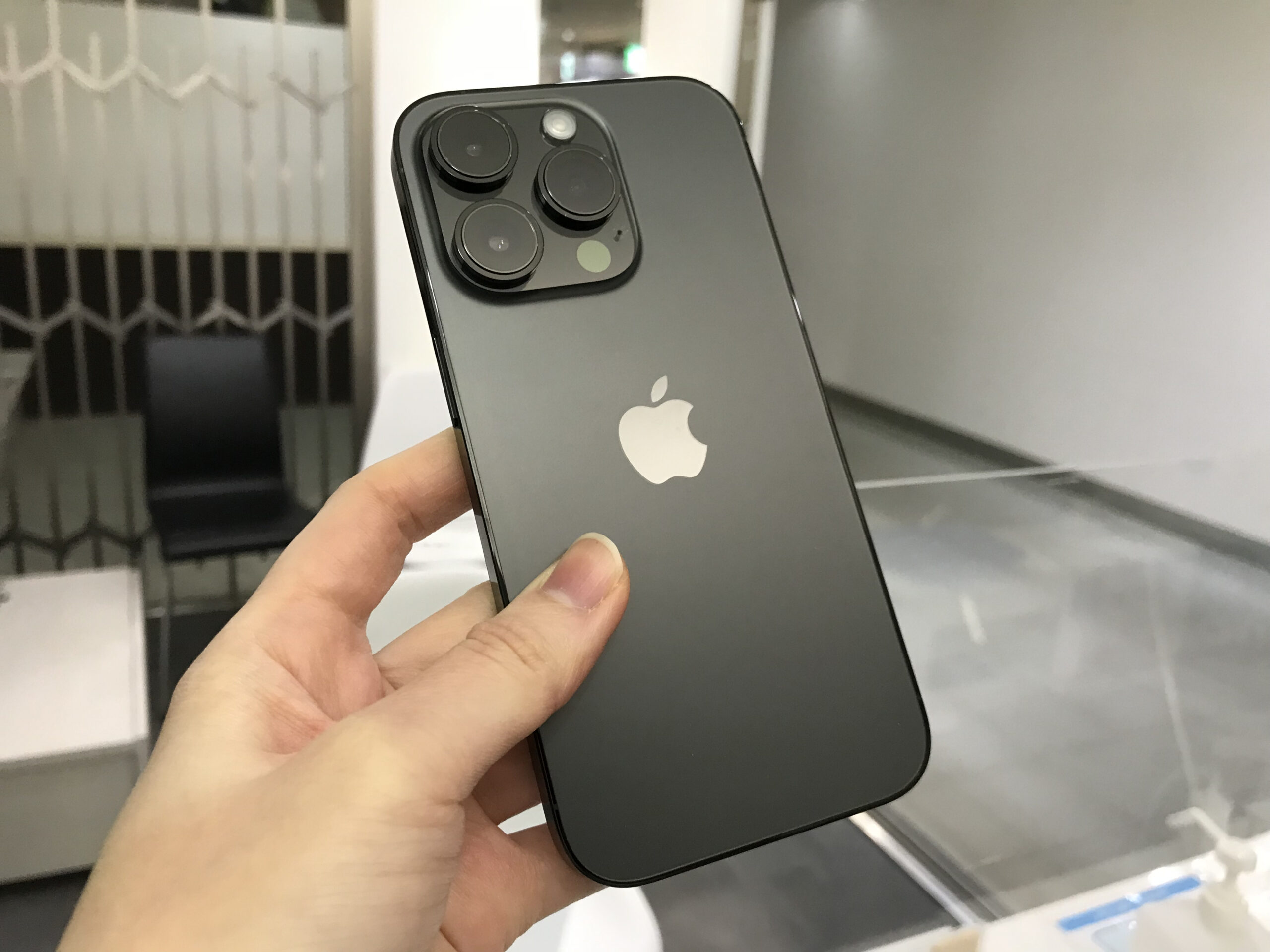 iPhone13Pro 256GB グラファイト au△ 中古本体のみ