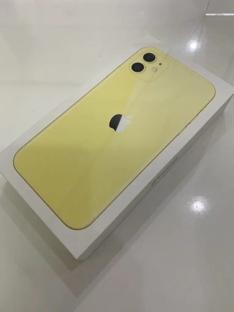 iPhone11 64GB 中古 本体 箱 新品付属品あり - スマホ・Android ...