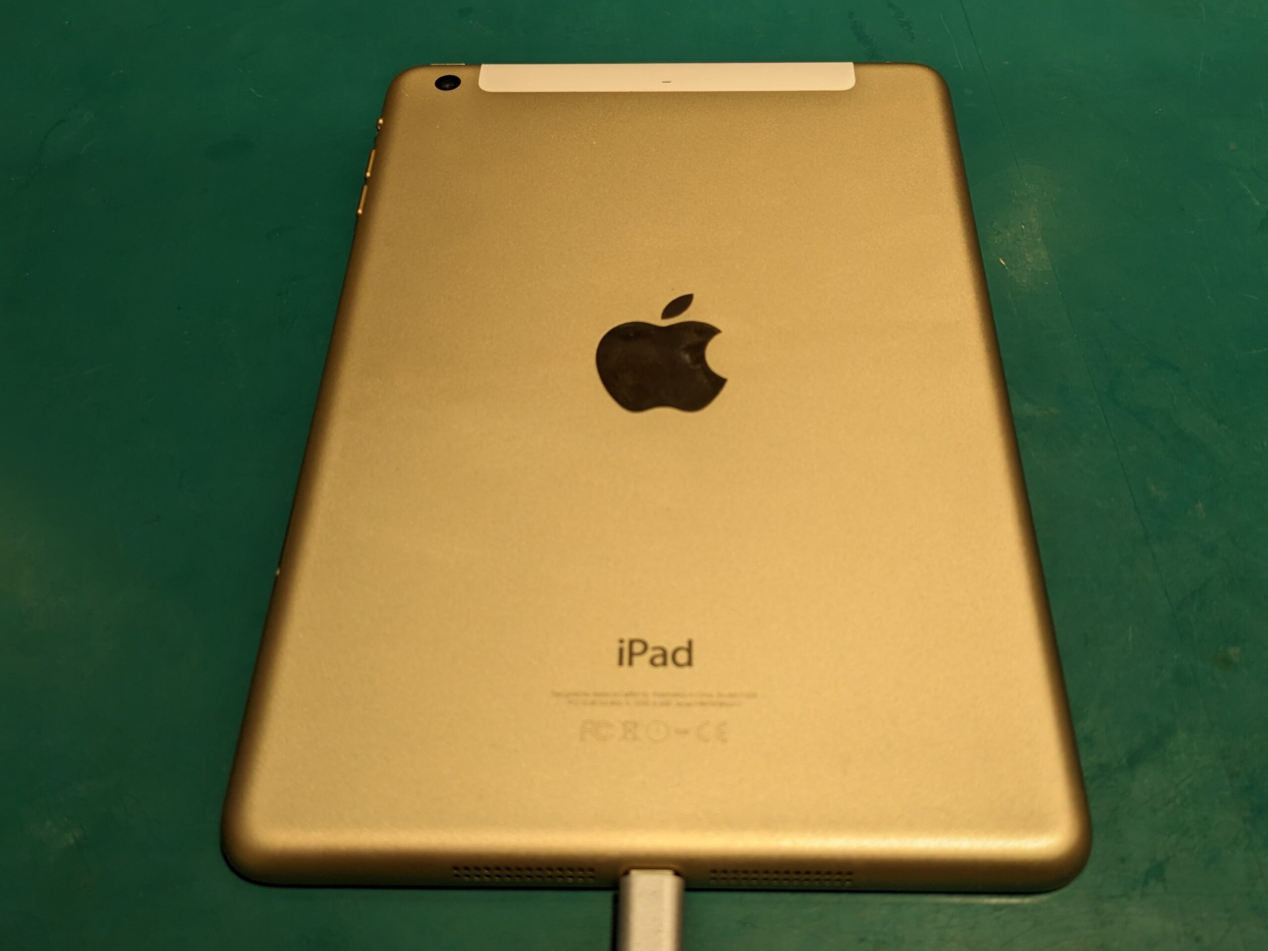 iPadmini3 16GB au〇 中古(イオンモール福岡店)