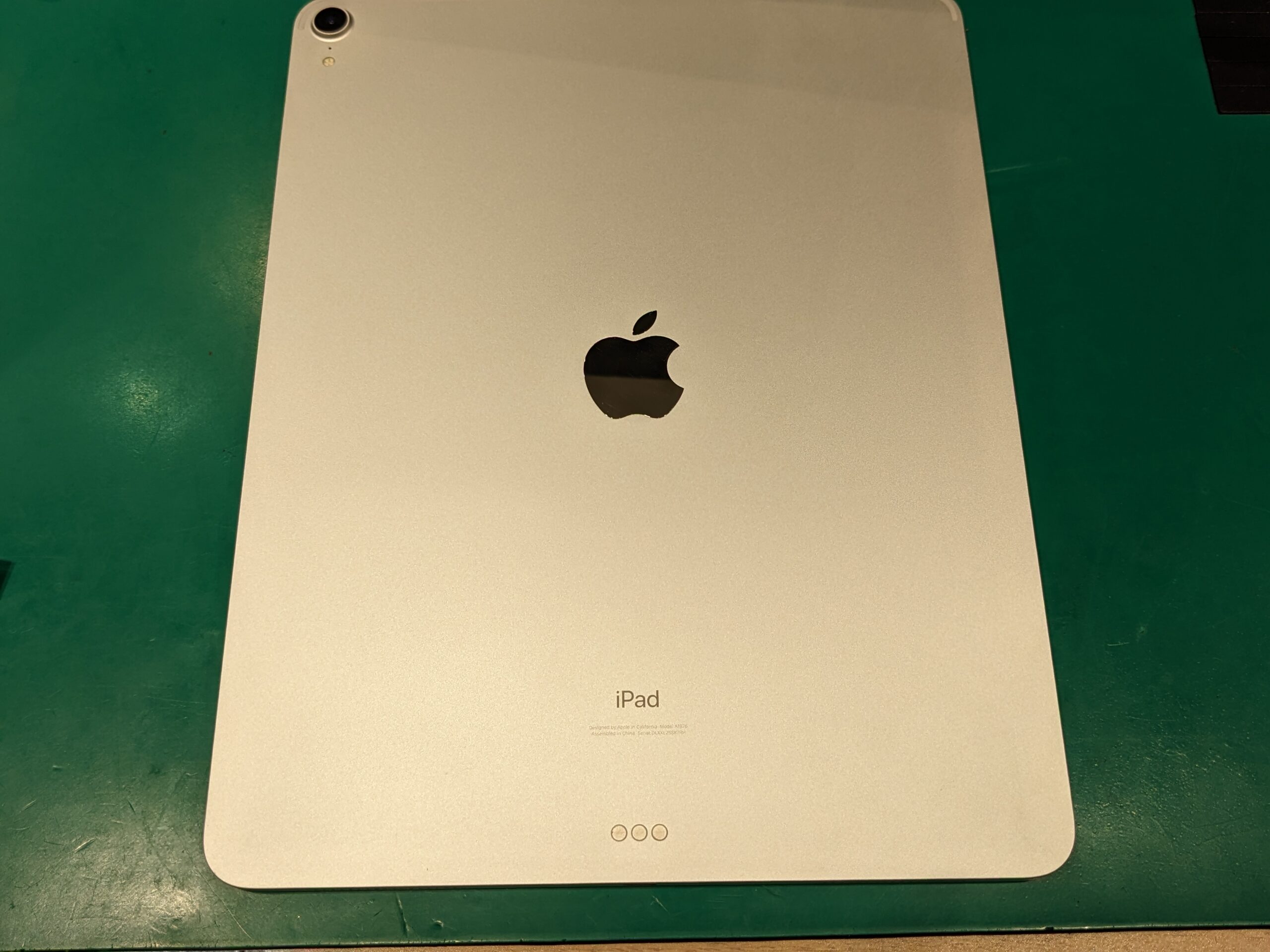 iPad Pro12.9 第三世代(A1876) 256GB Wi-Fiモデル【イオンモール福岡店】