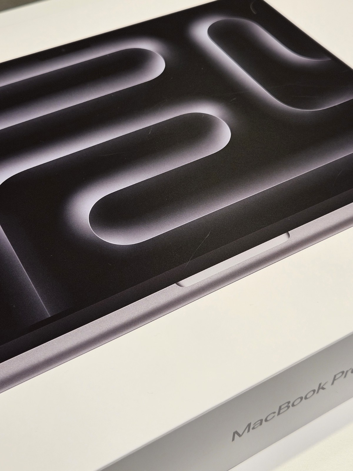 MacBookPro14インチ 512GB	スペースグレー　保証開始済み  新品未開封【横浜ビブレ店】