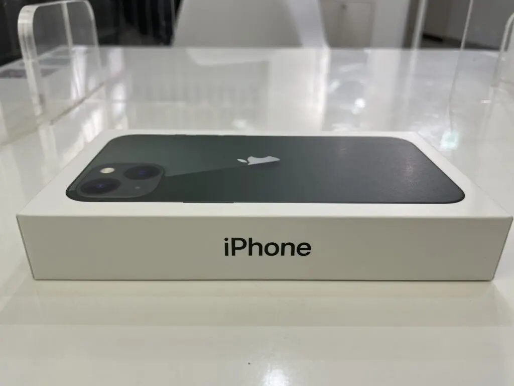 iPhone13 グリーン 256GB Apple SIMフリー 新品未開封 - スマホ