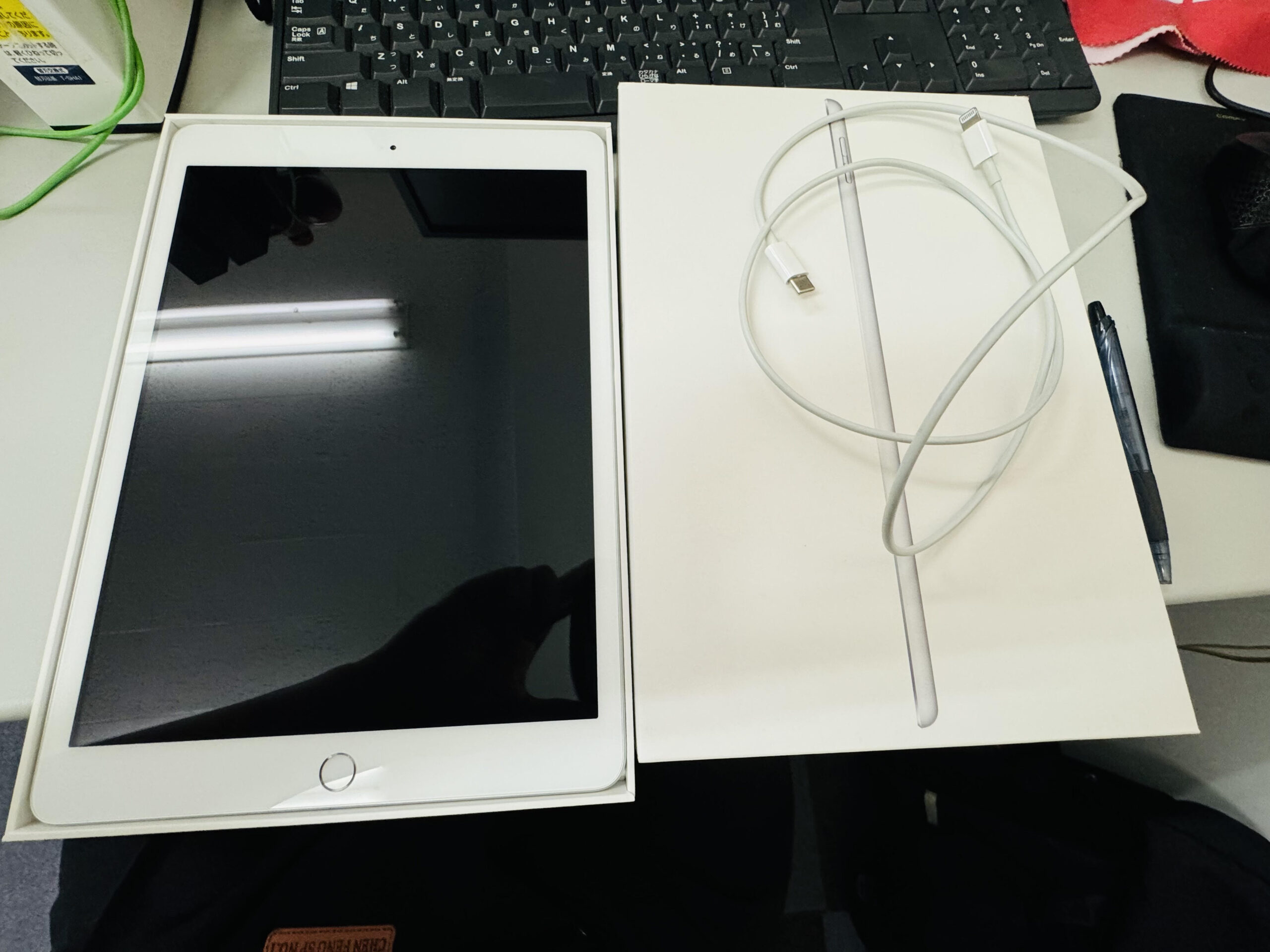 iPad(第八世代)Wi-Fiモデル 32GB silver Apple 中古美品 【所沢店】